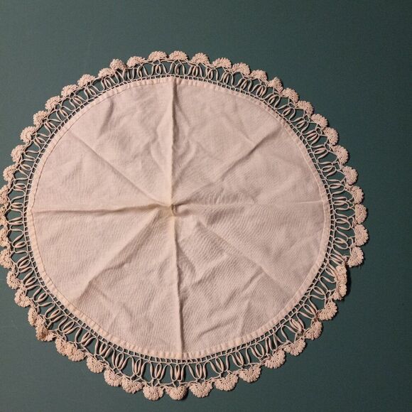 Vintage Circular Crocheted Lace Doily Cottagecore Grandmacore - Picture 2 of 7